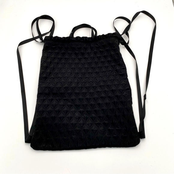 Fabletics LOGO Textured Cinch Top‎ Drawstring BackPack Bag Travel Vacation Black - Picture 1 of 5